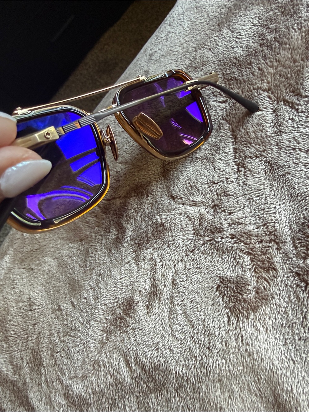 Classic Brown Lens Women's Sunglasses with Green Case - Picture 6 of 6